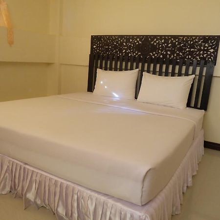 J-Safe Guesthouse Σουκοτάι Εξωτερικό φωτογραφία